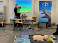 Taktische Notfallmedizin mit Reanimationstraining und Simulationspuppe im Kurs