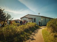 Teilnehmende des Flugmedizin-Kurses vor der Akademie am Meer auf Sylt