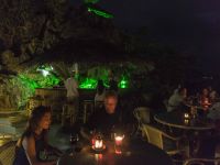 Sangat Island Tauchschule Kursteilnehnmer Abend Bard