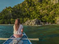 Blick vom Boot auf Sangat Island in der Coron Bay, Veranstaltungsort des Kompaktkurses Tauchmedizin 2027