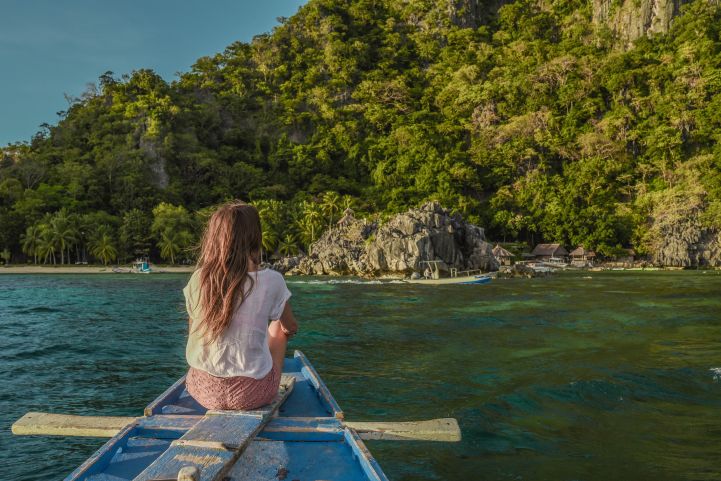 Blick vom Boot auf Sangat Island in der Coron Bay, Veranstaltungsort des Kompaktkurses Tauchmedizin 2027